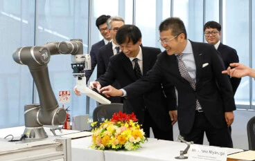 Стратегический альянс Omron и Techman Robot Inc.